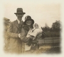 Bidwell z pierwszą żoną i córką Mary (1931 r.)