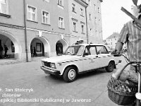 44  Jawor - rynek - lata 1979-1989  Widok na wschodnią część pierzei północnej i wyjście w stronę ulicy Staromiejskiej (Bieruta).
