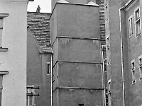 68  Jawor - rynek - lata 1979-1989  Widok na wewnętrzne podwórze ratusza. Po lewej stronie widoczny fragment budynku teatru.