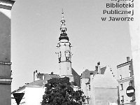 16  Jawor - rynek - lata 1999-2000  Widok na teatr i ratusz od ulicy Staszica. Widoczne też fragmenty narożnych budynków pierzei południowej i wschodniej.