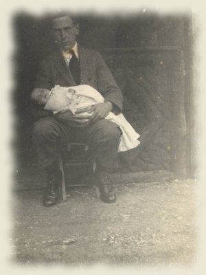 George Bidwell with sister Elizabeth (1921 r.)