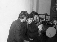 197x-12  Początek lat 70-tych  Jawor, Teatr Miejski    Od lewej: drugi - Ryszard Kopeć, trzeci - Romuald Wesołowski