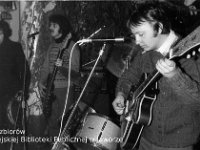 197x-41  Lata 70-te  Jawor, Teatr Miejski  Jam Session    Od lewej: Gienek Szynkaruk, Leszek Sypniewski, Rysiek Jaśpiński.