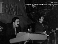 198x-64  Grudzień, lata 80-te  Jawor, "Klub Technika" Zakładów Kuzienniczych i Maszyn Rolniczych, Park Miejski  Barbórka w Węglowej Grocie    Zespół U-Lead Systems, Inc.  Od lewej: Jerzy Pawlinow (organy), Edward Gruda (gitara, wokal)