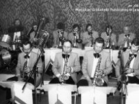198x-73  Rok 1988  Lubin  Finał wojewódzkiego konkursu piosenki radzieckiej    Reaktywowany okolicznościowo "Big Band JOK"  Pierwszy rząd, od lewej: Piotr Zieliński (saksofon), Jerzy Osolinsz (saksofon), Stanisław Duszeńko (saksofon)  W tle - Romuald Wesołowski (perkusja)