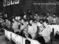 198x-75  Rok 1988  Lubin  Finał wojewódzkiego konkursu piosenki radzieckiej    Reaktywowany okolicznościowo "Big Band JOK"  Pierwszy rząd, od lewej: Zdzisław Babiarski (organy), Piotr Zieliński (saksofon), Jerzy Osolinsz (saksofon), Stanisław Duszeńko (saksofon)  W tle - Romuald Wesołowski (perkusja)