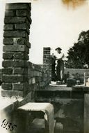 20. Budowa domu w Beauchamp, 1935 r.
