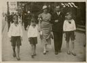 Fot. 5. Rodzina Komorowskich w okresie międzywojennym. Od lewej: Bogdan, Ryszard, Julia, Wiktor i Jerzy.