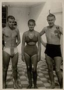 Fot. 6. Pierwszy z lewej: Bogdan Komorowski, syn Wikotra, ok. 1948 r.