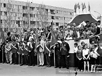 1986-1988-218  1 maja (lata 1986-1988)  Jawor, ul. Wyszyńskiego (daw. Rapackiego)  Obchody 1 maja - Święta Pracy    Trybuna honorowa.