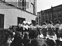 1986-1988-328  1 maja (lata 1986-1988)  Jawor, Rynek  Obchody 1 maja - Święto Pracy    Okolicznościowe wystepy.