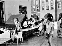 1996-05  8 czerwca 1996  Jawor, Rynek  II Półmaraton Jaworski o Puchar Burmistrza Jawora    W tle fragment Teatru Miejskiego i zachodniej części pierzei południowej