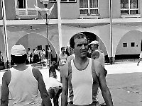 1996-21  8 czerwca 1996  Jawor, Rynek  II Półmaraton Jaworski o Puchar Burmistrza Jawora    W tle fragment zchodniej części pierzei północnej