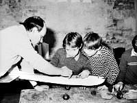 1975-15  1975   Jawor,ul. Parkowa 5. Klub Technika  Modelarnia Kużni      Modelarnia lotnicza  przy Klubie Techniki i Racjonalizacji RNR i ZKiMR  Józef Grochot- wicemistrz Polski seniorów, instruktor sekcji modelarskiej