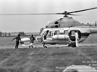 1987-66  6 czerwca 1987 r.  Stary Jawor. Łąki przy Nysie Szalonej  Zawody modeli latających      Śmgłowiec z Aeroklubu Lubin