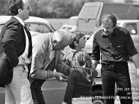 1987-78  6 czerwca 1987 r.  Stary Jawor. Łąki przy Nysie Szalonej  Zawody modeli latających      Na zdjęciu od lewej Stanisław Dziak, Jan Białek naczelnik miasta.