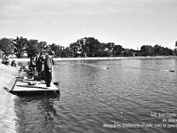 19982-89  18-20 wrzesnia 1992 r.  Jawor, ul. Myśliborska. Zbiornik wodny przy Ośrodku Wypoczynkowym Jawornik  IX Zawody Modeli Pływających Floating Ships Race