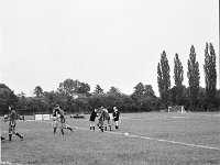 1977-03  28 sierpnia 1977  Jawor, ul. Parkowa 8, stadion miejski  Mecz ligowy Kuźnia Jawor, Górnik Złotoryja      Wynik meczu 3:1 dla Kużni Jawor. Bramki dla jaworzan strzelili Janusz Rybicki, Zbigniew Lechowicz, Zygmunt Gołębiowski.Od lewej Szymon Majka, Janusz Rybicki, Ryszard Huber, Władysław Ciołka (5) kapitan zespołu