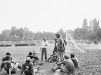 1977-09  28 sierpnia 1977  Jawor, ul. Parkowa 8, stadion miejski  Mecz ligowy Kuźnia Jawor, Górnik Złotoryja      Na zdjęciu stoją od lewej Tadeusz Podhorodecki trener, Mieczysław Bieniusiewicz, Zbigniew Biela, Ryszard Cendrowski (2),Leszek Kostrzębski(4), Ryszrd Huber, Czesław Kurzawa bramkarz, Władysław Ciołka, Ryszard Gerc, Szymon Majka, Stanisław Światłowicz drugi bramkarz.