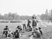 1977-12  28 sierpnia 1977  Jawor, ul. Parkowa 8, stadion miejski  Mecz ligowy Kuźnia Jawor, Górnik Złotoryja    Na zdjęciu  Ryszard Cendrowski (2), Leszek  Kostrzęski(4), Ryszard Huber, Czesław Kurzawa bramkarz, Władysław Ciołka, Tadeusz Podhorodecki trener, Mieczysław Bieniusiewicz, Ryszard  Gerc (siedzi), Janusz Rybicki ( 9), Zbigniew Biela (10), Szymon Majka (11), drugi bramkarz Stanisław Światłowicz