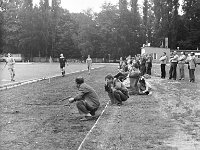 1977-16  28 sierpnia 1977  Jawor, ul. Parkowa 8, stadion miejski  Mecz ligowy Kuźnia Jawor, Górnik Złotoryja      Kibice i działacze