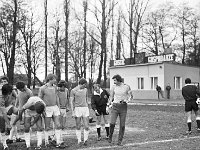 1979-05  1979/1980  Jawor, ul. Parkowa 8, stadion miejski  Mecz ligowy Kuźni Jawor      Zawodnicy drużyny przeciwnej.