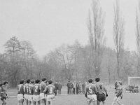 1979-30  1979/1980  Jawor, ul. Parkowa 8, stadion miejski  Mecz ligowy Kuźni Jawor      Zawodnicy Kuźni Jawor w ciemnych spodenkach.