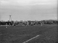 1979-31  1979/1980  Jawor, ul. Parkowa 8, stadion miejski  Mecz ligowy Kuźni Jawor      Zawodnicy Kuźni Jawor w ciemnych spodenkach.