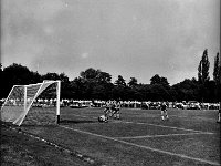 1981-25  05 lipca 1981  Jawor, ul.Parkowa 8, stadion miejski  Mecz Kużnia Jawor z Grunwaldem Halemba (Ruda Śląska)      Kużnia Jawor 5-go lipca 1981 roku, po barażach z Grunwaldem Halemba (Ruda Śląska), wywalczyła drugi w historii awans do III ligi