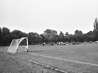 1981-09  19 sierpnia 1981  Jawor, ul. Parkowa 8, stadion miejski  Mecz Kużnia Jawor, Lechia Piechowice    Historyczny debiut w III lidze przypadł na środę 19 sierpnia. Przed własna publicznością podejmowaliśmy Lechię Piechowice. Do przerwy było 1:1, gola dla Kuźni strzelił Janusz Rybicki. Po przerwie tylko jedno trafienie dla Lechii.