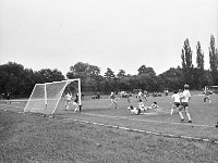 1981-15  19 sierpnia 1981  Jawor, ul. Parkowa 8, stadion miejski  Mecz Kużnia Jawor, Lechia Piechowice    Historyczny debiut w III lidze przypadł na środę 19 sierpnia. Przed własna publicznością podejmowaliśmy Lechię Piechowice. Do przerwy było 1:1, gola dla Kuźni strzelił Janusz Rybicki. Po przerwie tylko jedno trafienie dla Lechii.