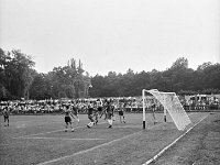 1981-08  2 sierpnia 1981  Jawor, ul Parkowa 8, stadion miejski.  Mecz Kużni Jawor z Miedzią Legnica     Miedz zmierzyła sie z Kuźnią Jawor, zdobywcą okręgowego Pucharu Polski. Spotkanie odbyło się w niedzielę 2 sierpnia 1981 roku w Jaworze 4:3 dla Kuźni Jawor. Zawodnicy Kużni Jawor w jasnych koszulkach.