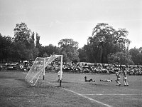 1983-01  1983  Jawor, ul.Parkowa 8, stadion miejski  Mecz Kuźnia Jawor, Pafawag Wrocław      Zawodnicy Kuźni Jawor w jasnych spodenkach.