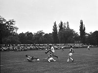 1983-05  1983  Jawor, ul.Parkowa 8, stadion miejski  Mecz Kuźnia Jawor, Pafawag Wrocław      Zawodnicy Kuźni Jawor w jasnych spodenkach.