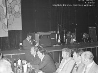 1983-02  1993  Jawor, Klub Technika  Klub sportowy Kuźnia      Spotkanie po awanie do III ligii.   W połowie lat 70 ówczesny dyrektor Zakładów Kuźienniczych Aleksander Pruszkowski przejął klub sportowy Jaworzanka, który przyjął nazwę Kużnia Przemawia Marian Boruń.  Przy stole od prawej Aleksander Tęcza, (..),Adam Kawecki, (..),(..).