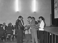 1983-10  1993  Jawor, Klub Technika  Klub sportowy Kuźnia      Spotkanie po awanie do III ligii.   W połowie lat 70 ówczesny dyrektor Zakładów Kuźienniczych Aleksander Pruszkowski przejął klub sportowy Jaworzanka, który przyjął nazwę Kużnia Od lewej Janusz Rybiński, Stanisław Kołodziejczyk, Irena Pompa