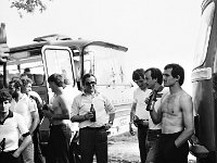 1983-38  1983  Lubin, stadion górniczy  IV liga mecz Zagłębie II Lubin, Kuźnia Jawor     Mecz wygrany dla Kuźni Jawor. Wynik 4:1  Powrót z meczu. na zdjęciu do lewej Słamomir Bliskowski, Marek Nieć, Zygfryd Borkowski, Adam Miłoń, Marian Broń, Michał Lenkiewicz, Janusz Rybicki, Leszek Stępień.