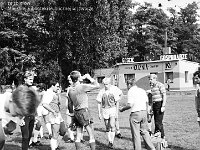 1986-04  1986  Jawor, ul. Parkowa 8, stadion miejski  Mecz III ligowa Kuźni Jawor Zagłębie Wałbrzych      Od lewej Marek Grzęda bramkarz, Marek Nieć, Krzysztof Ziemba, Andrzej Ignatiuk, Henryk Kasprzak,Marek Spurek, trener Waldemar Wójcicki, (..), asystent trenera henryk Dulik, Michał Lenkiewicz
