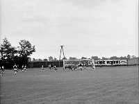 1986-08  1986  Jawor, ul. Parkowa 8, stadion miejski  Mecz III ligowa Kuźni Jawor Zagłębie Wałbrzych      Zawodnicy Kuźni Jawor w jasnych spodenkach.