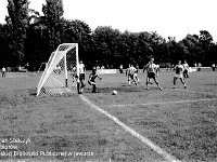1986-87 21  1986/1987  Jawor, ul. Parkowa 8, stadion miejski  Mecz  Kuźni Jawor w III lidze      Zawodnicy Kuźni Jawor w jasnych spodenkach.