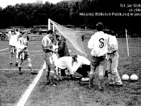 1993-08  26 września 1993  Jawor, ul Parkowa 8, stadion miejski  Mecz Kuźnia Jawor, Polonia Wrocław    Wynik 0:1. Bramkę dla Polonii Wrocław strzelił (..) Mazur  Od lewej Wojciech Zbróg, Dariusz Brzyg, Krzysztodf Ziemba
