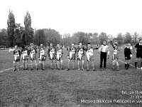 1993-10  1993  Jawor, ul. Parkowa 8, stadion miejski  Mecz harytatywny Kuźnia Jawor, Zagłębie Lubin      Od lewej Marek Przerywacz, Sławoir łukasik, Dariusz Brzyk, Marek Nieć, Stanisław Chłopek, Jarosław Sitko, Krzysztof Zięba, Wojciech Zbróg, Sasza Ilicz, Henryk Kasprzak, Ireneusz Skulski