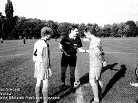 1993-06  1993  Jawor, Parkowa 8, stadion miejski.  mecz Kuźnia Jawor, Piława.      Tuniej piłkarski organizowany przez przez Gazetę Jaworską. Z lewej Ireneusz Skulski zawodnik Kuźni Jawor