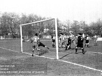 1997-08  listopad 1997  Jawor, Parkowa 8, stadion miejski  Mecz ligowy Kużnia Jawor, Wiktoria Szczaniec      Wynik 5:1 dla jaworzan.