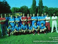 Z-26  1993  Jawor  Zawonicy Kużni Jawor (III) liga      Od lewej stoją kierownik klubu Paweł Janeczko, Hubert Lukasik,Michał Lizak, Marek Przerywacz, Ireneusz Skulski,Wojtek Zbróg, Henryk Kasprzak, Aleksander Sykała, Aleksander Olanin, Sławomir Pyznar, Sebastain Sudelski, Jarosław Siotko, Marek Rajnert, trener Mieczysław Bieniusiewiz, lekarz Mirosław Gibek  W dolnym rzędzie od lewej Aleksander Ilicz, Norbert Olanin, Mark Nieć, Hubert Grudziński, Krzysztof Ziemba, Słamor Brzyk