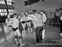1997-18  1997 r.  Jawor, Plac Bankowy 1.Szkoła Podstawowa nr 2, sala gimnastyczna  Klub Sportowy Olimpia      Od prawej Liliana Sowa, Katarzyna Todczyk, Agieszka Piórkowska,(..)