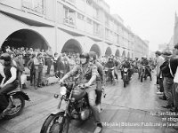 1989-85  1989   Jawor, Rynek  Zlot motocykli