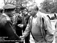 1994-11  1994 r.  Grzegorzów. Strzelnica Ligii Obrony Kraju  Zawody strzeleckie      Zawody zkończone wręczaniem odznaczeń dla zsłużonych.
