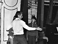 1972-05  1972  Jawor, Teatr Miejski, foyer  Zespól baletowy z Powiatowego Domu Kultury      Na zdjęciu drugi z lewej  Alfons Wanoth baletmistrz z Wrocławia.