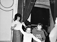 1976-11  1976 r  Jawor, Teatr Miejski  Dziecięcy i Młodzieżowy Zespół Taneczny, instruktor Maryla Skiślewicz.    Próba zespołu tanecznego